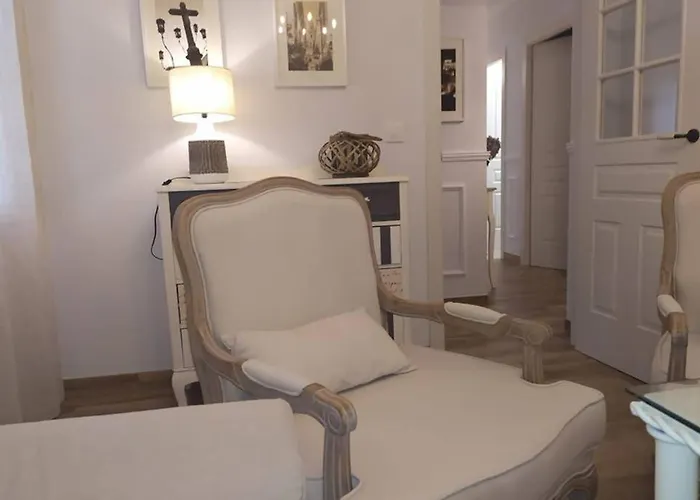 Nuevo Y Centrico, Santa Marina *